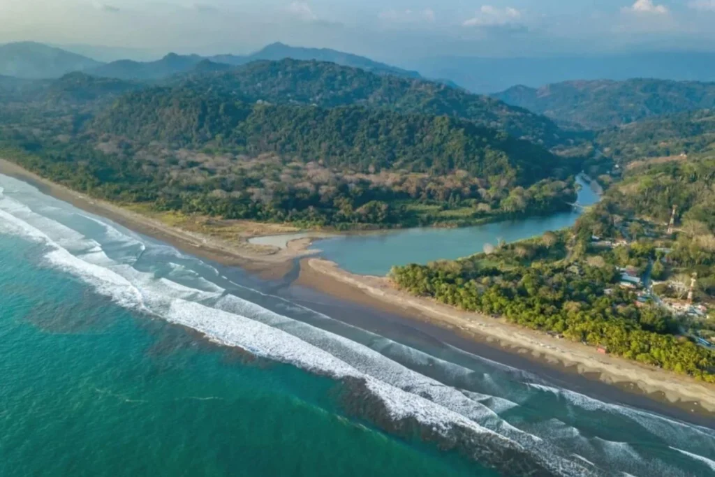 Dominical-Rio-Baru-Costa-Rica